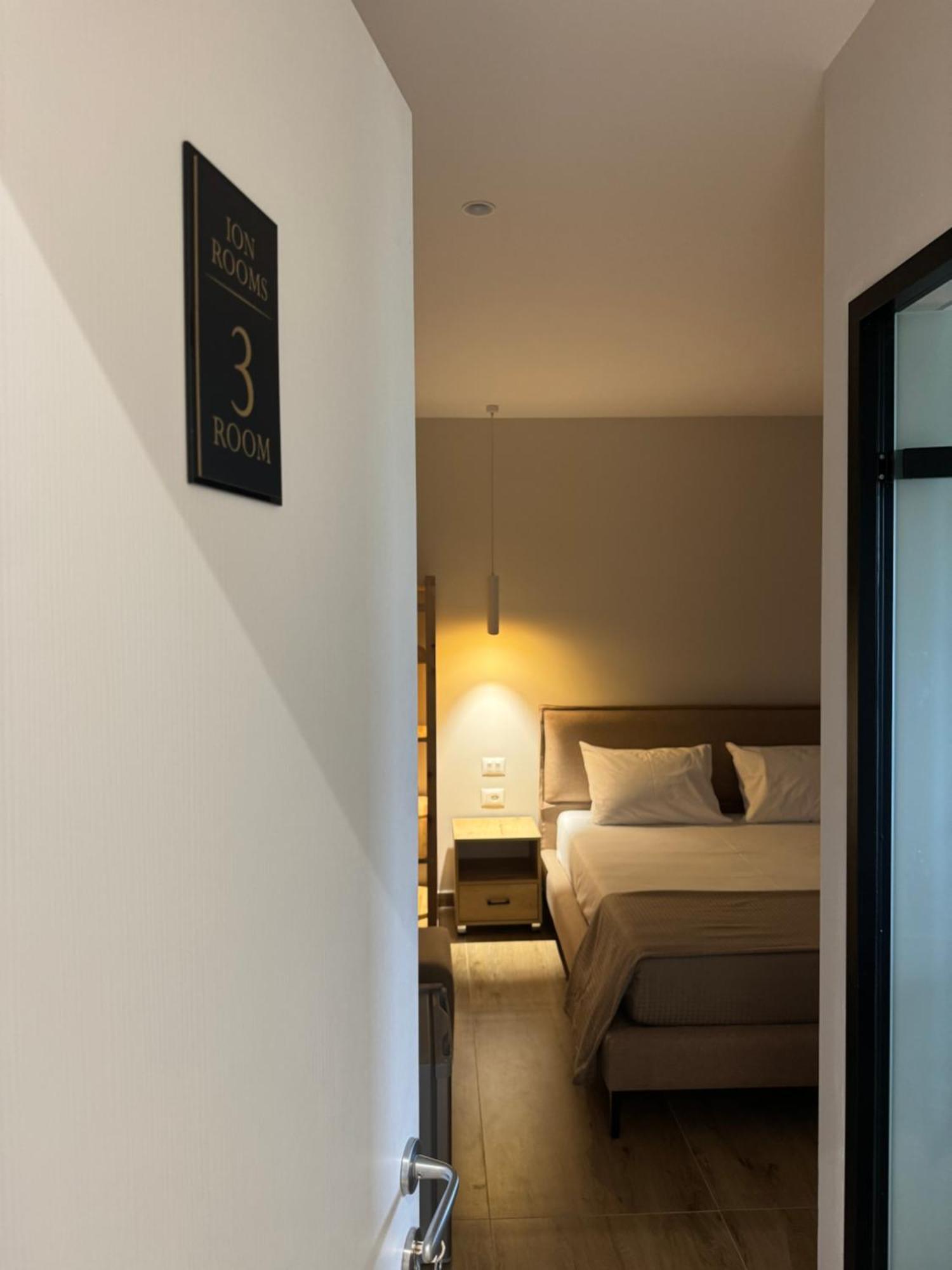 Ion Rooms Himare Luaran gambar