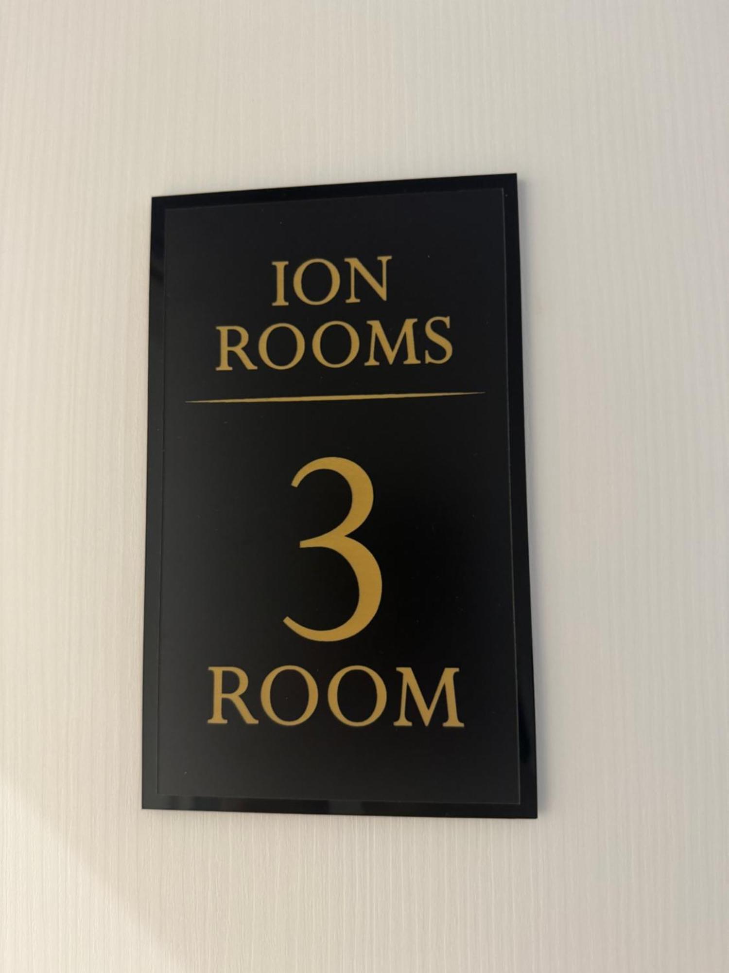 Ion Rooms Himare Luaran gambar