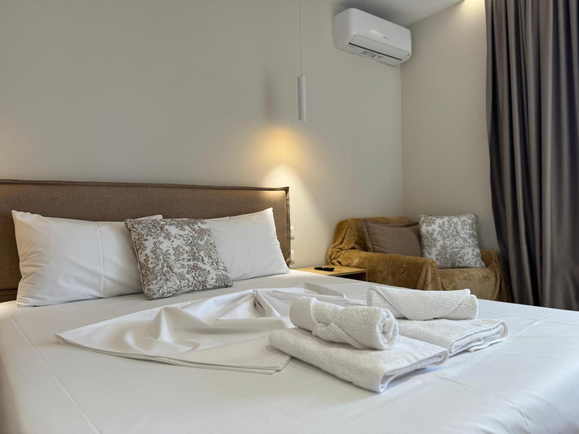 Ion Rooms Himare Luaran gambar