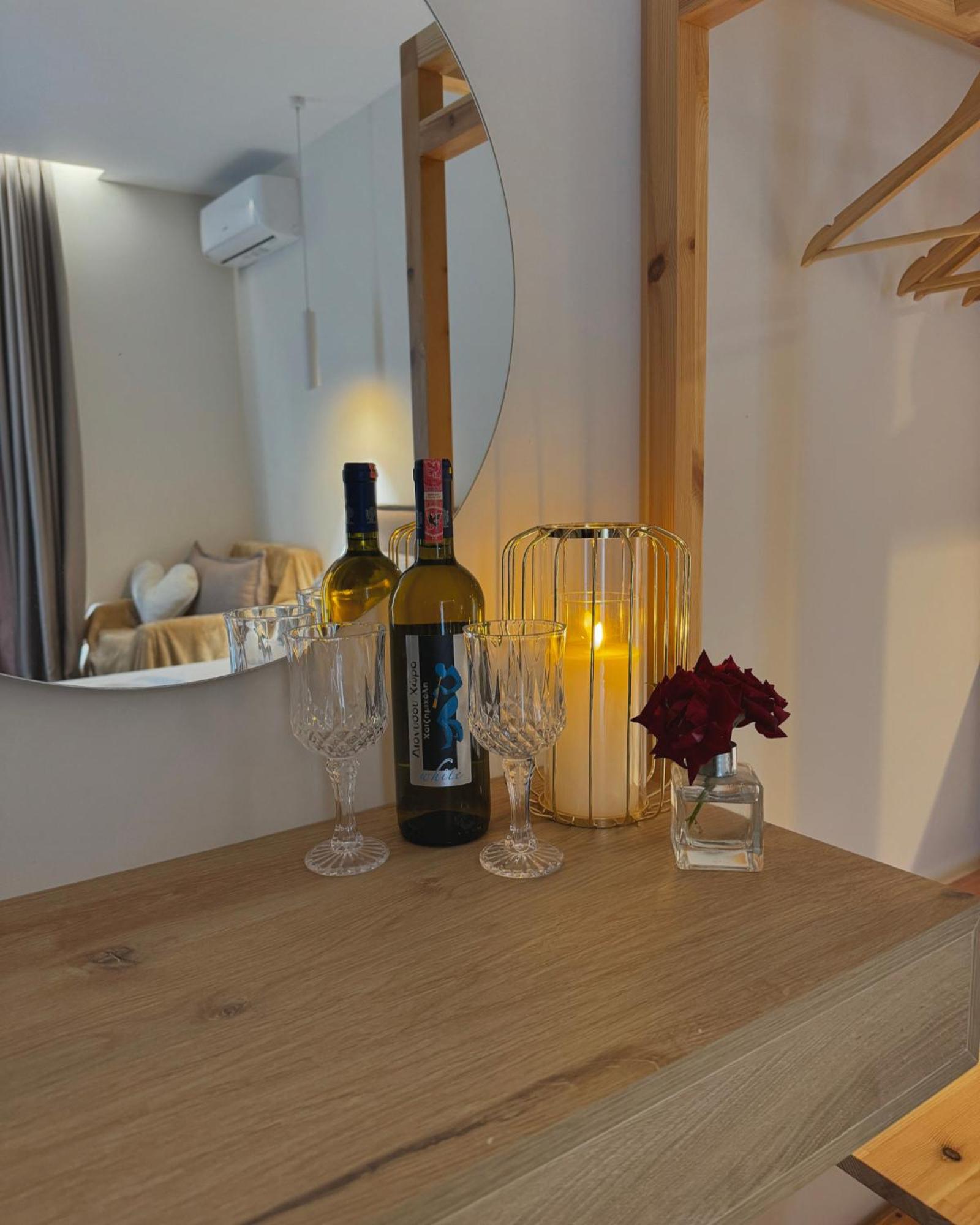 Ion Rooms Himare Luaran gambar